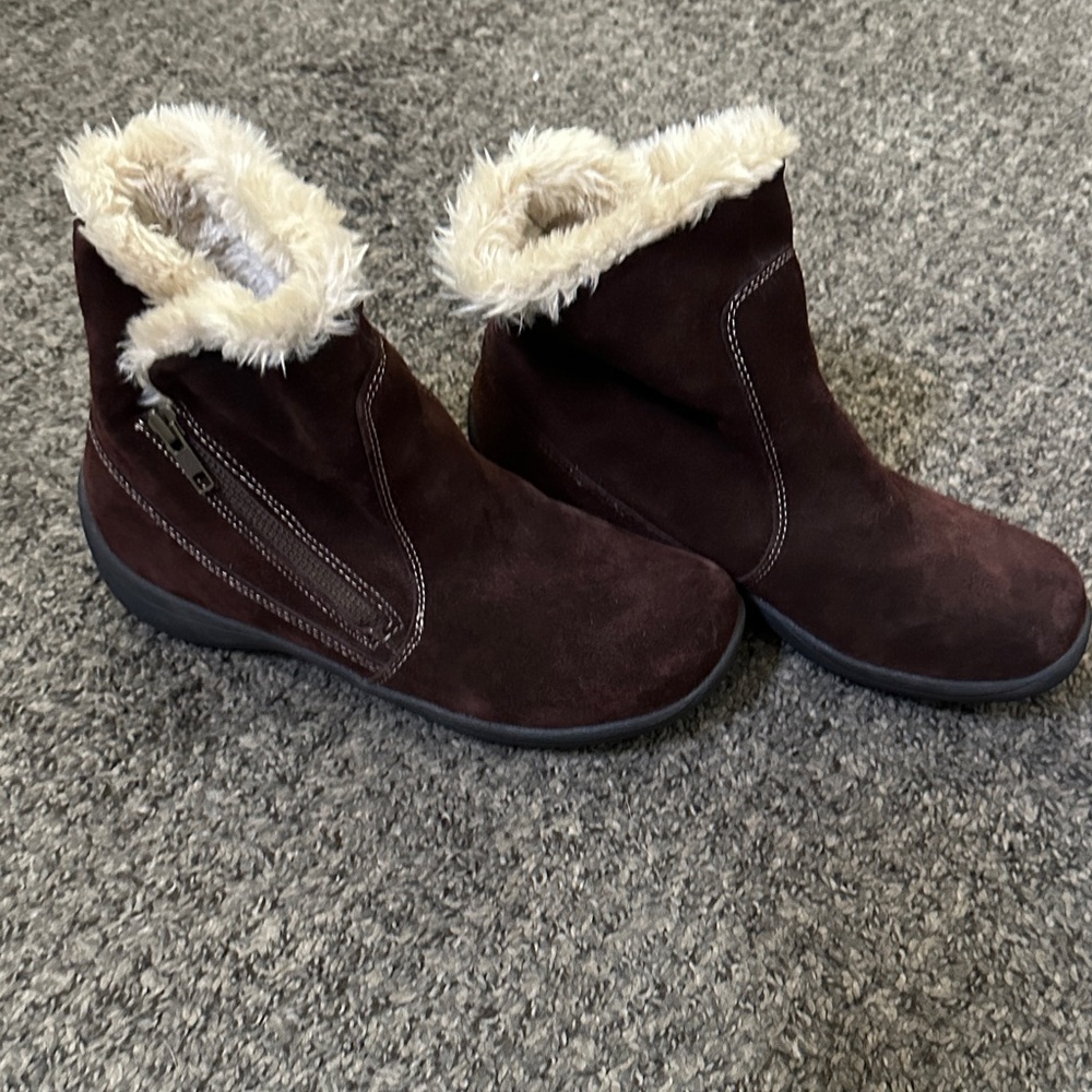 Naturalizer Dark Brown Suede Winter Boots